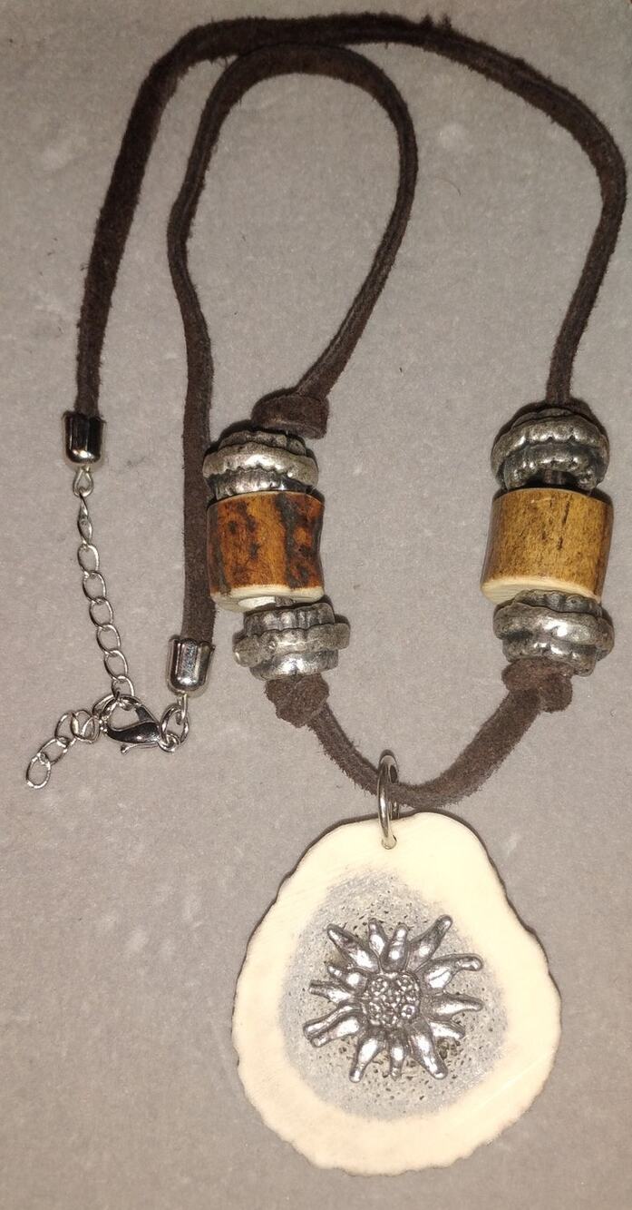 Rustic Alpine Antler Slice Edelweiss Pendant Necklace – Circa 2000s